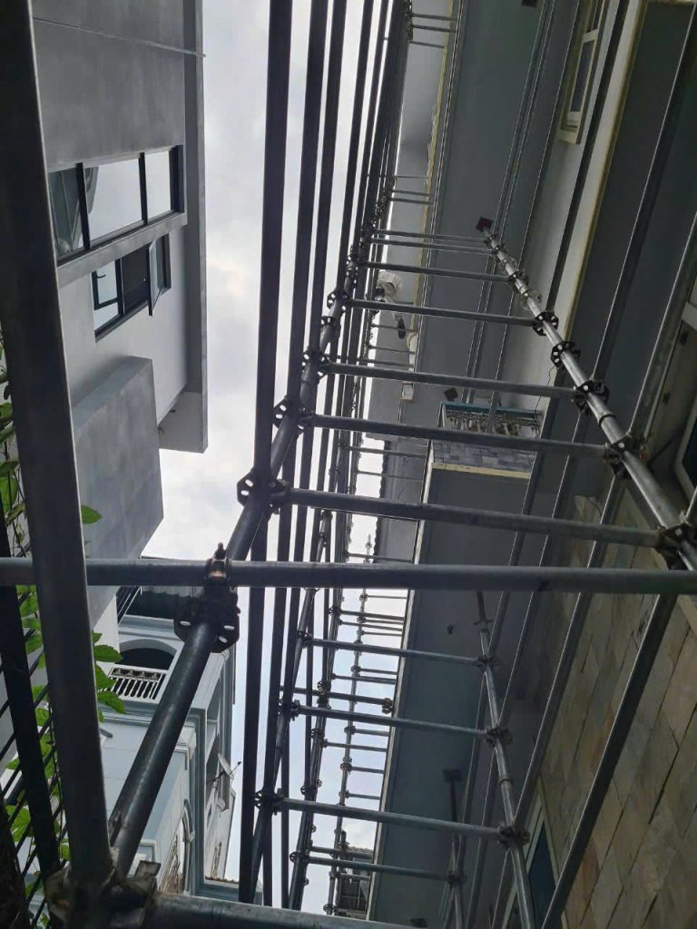 Đơn Giá Lắp Giàn Giáo TPHCM: Chi Tiết Các Mức Giá Lắp Đặt Giàn Giáo 2 lap dung gian giao xay dung