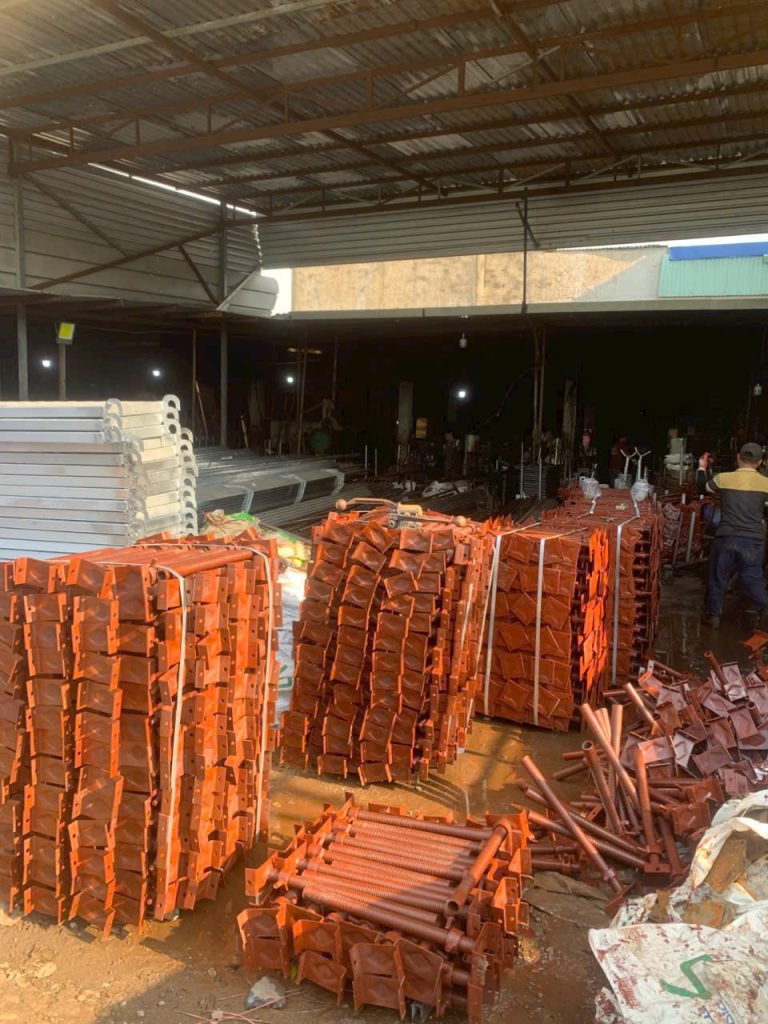 Bảng Giá giàn giáo Xây Dựng: Bảng giá mới & cách tối ưu chi phí 13 xuong san xuat gian giao gia re